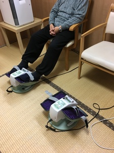 足のマッサージ機具♪